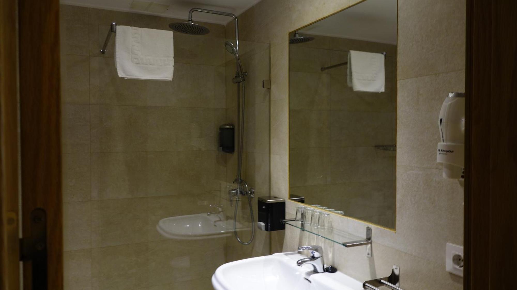 Tripolis Toledo Hotell Exteriör bild