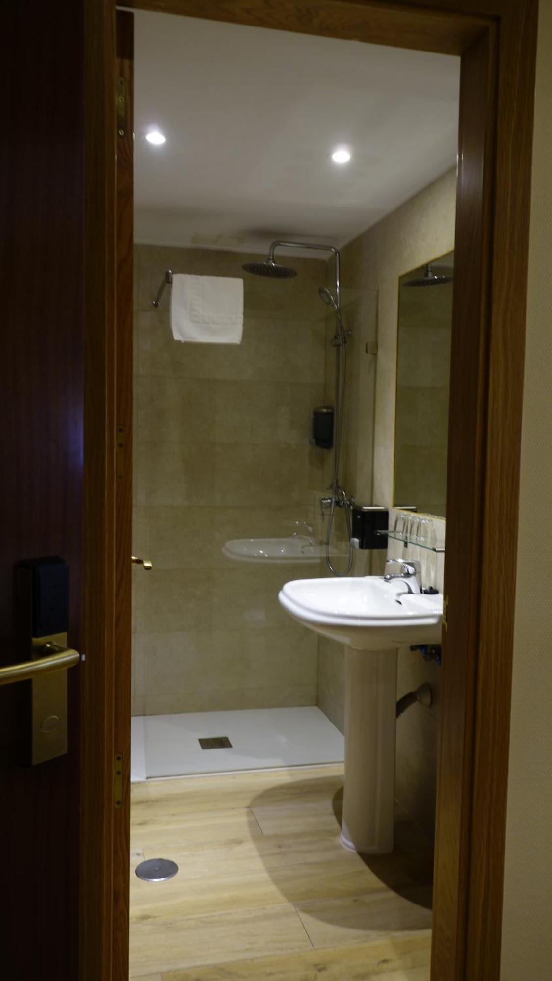Tripolis Toledo Hotell Exteriör bild